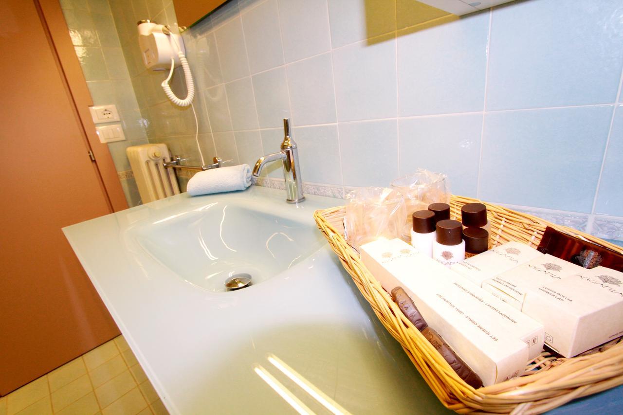 Villa Paola B&B เซียนา ภายนอก รูปภาพ