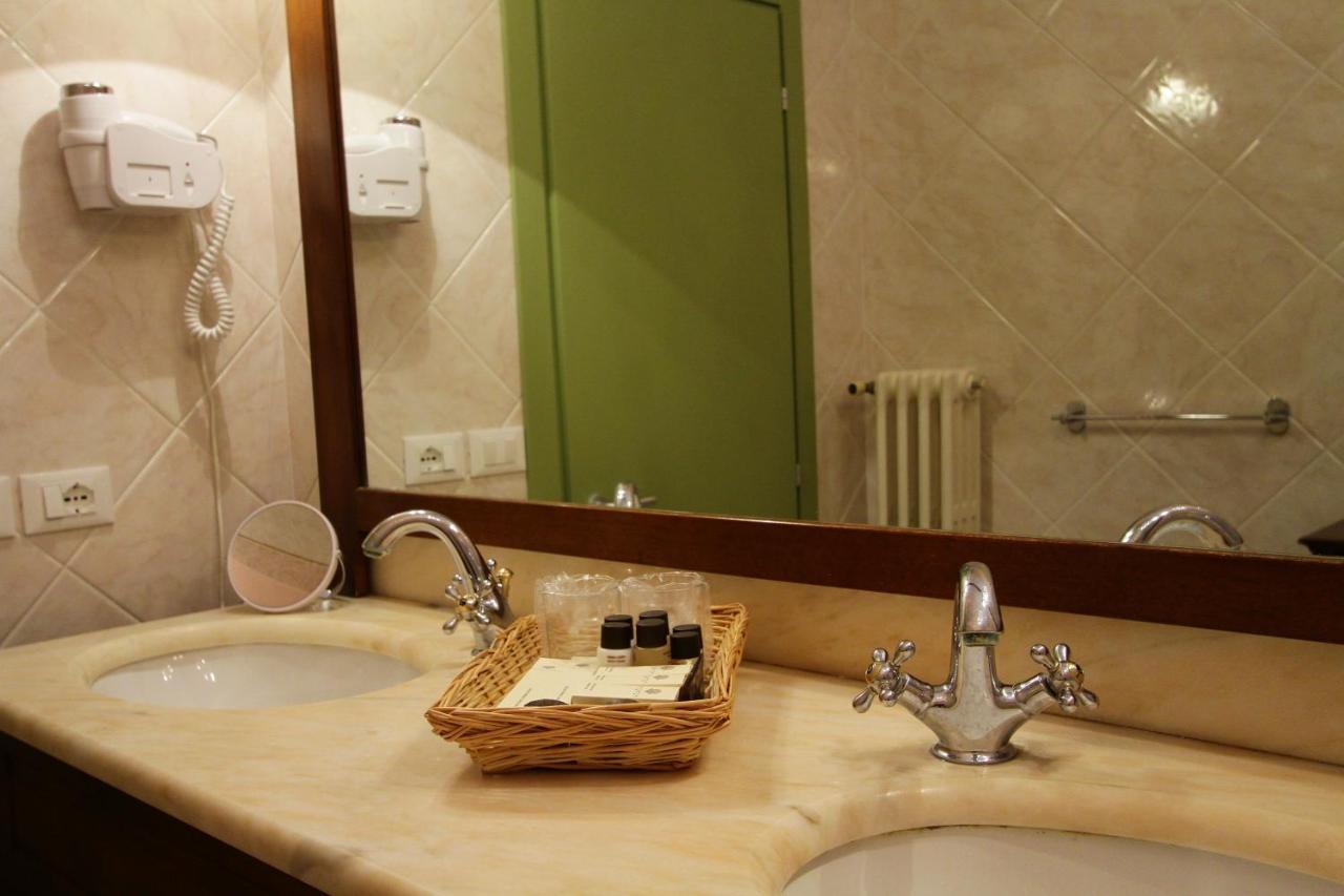 Villa Paola B&B เซียนา ภายนอก รูปภาพ